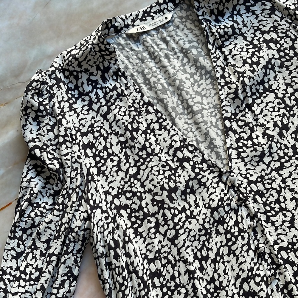 ZARA | Claris black and white long sleeve mini dress - Picture 13 of 13